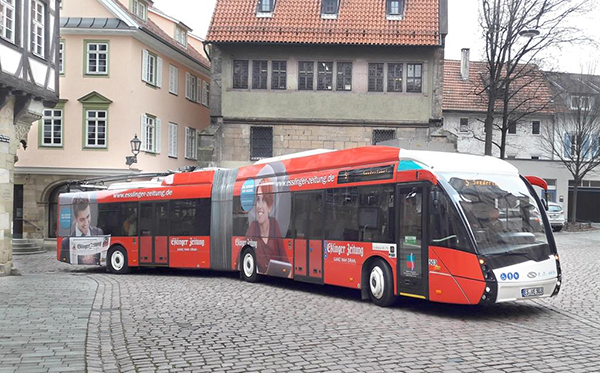 Kiepe Electric in-motion-charging trolleybus