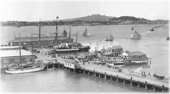 Queen Street Wharf 1905 by Henry Winkelmann