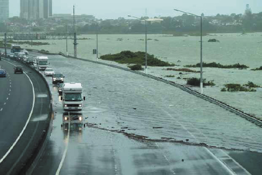 Tidal surge Northern Motorway, 23.01.2011