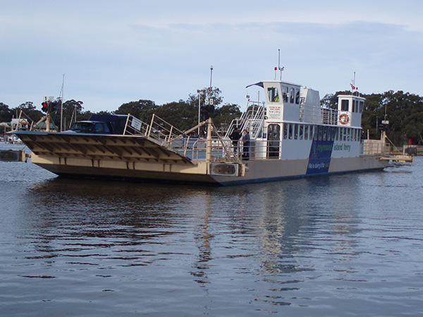 Raymond Island Chain Ferry