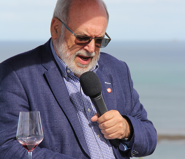 Distinguished Professor Sir Peter Gluckman speaking at Te Muri Crossing charity cocktail party, 21 November 2020