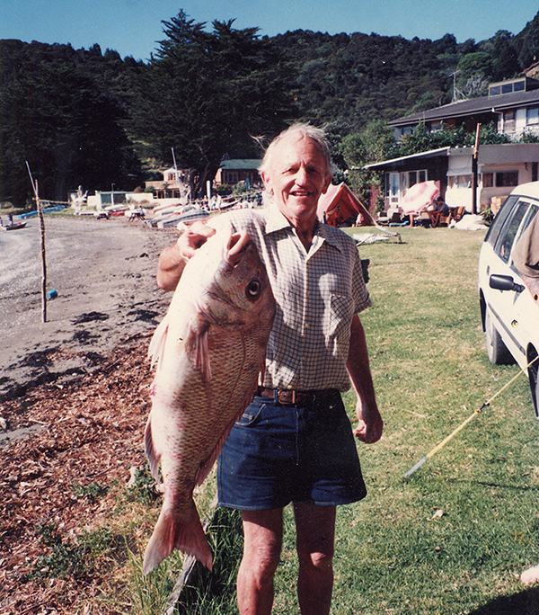 Mont Liggins with prize schnapper