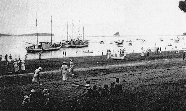 Three scows at Mahurangi Regatta, Sullivans Bay, circa 1920s